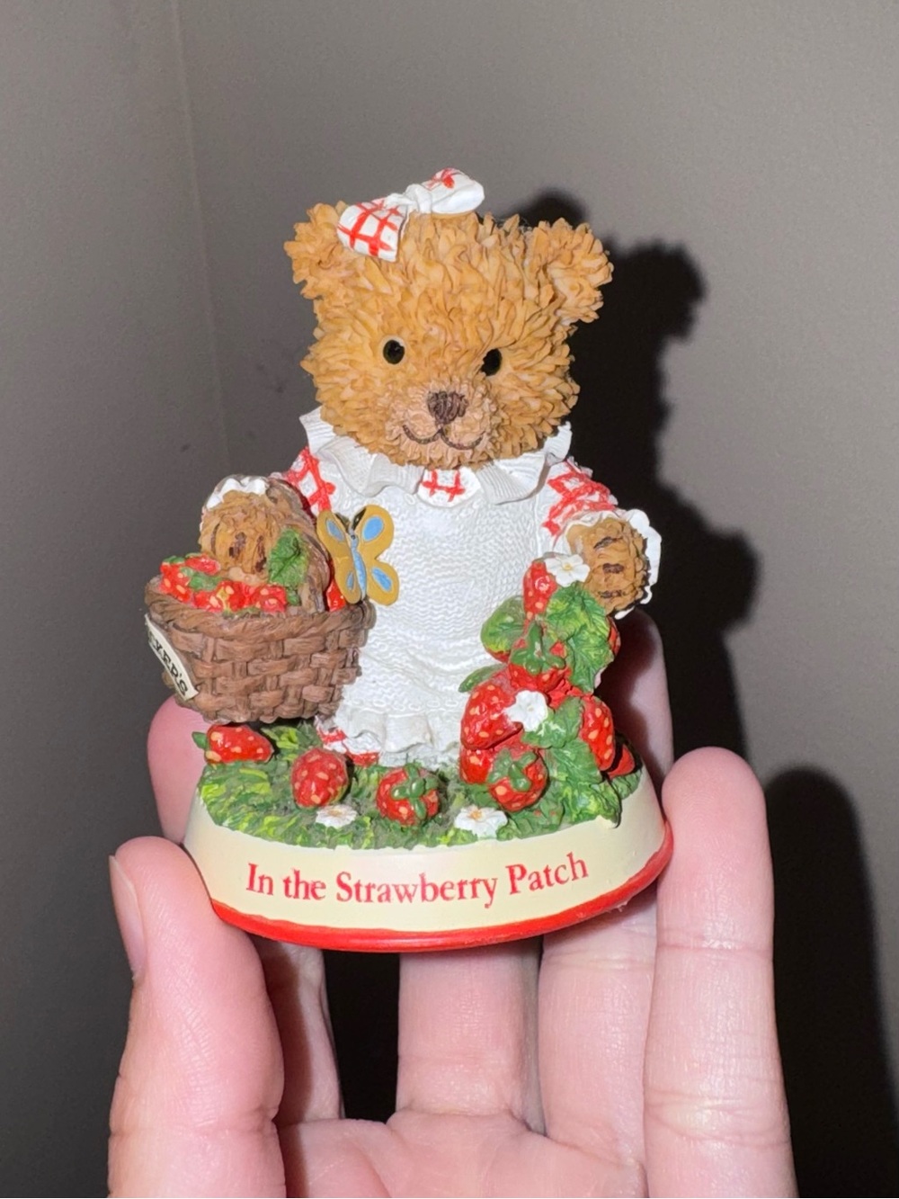 1999 Smuckers Berry Patch Bears "In The Strawberry Patch" Collectible Figurine